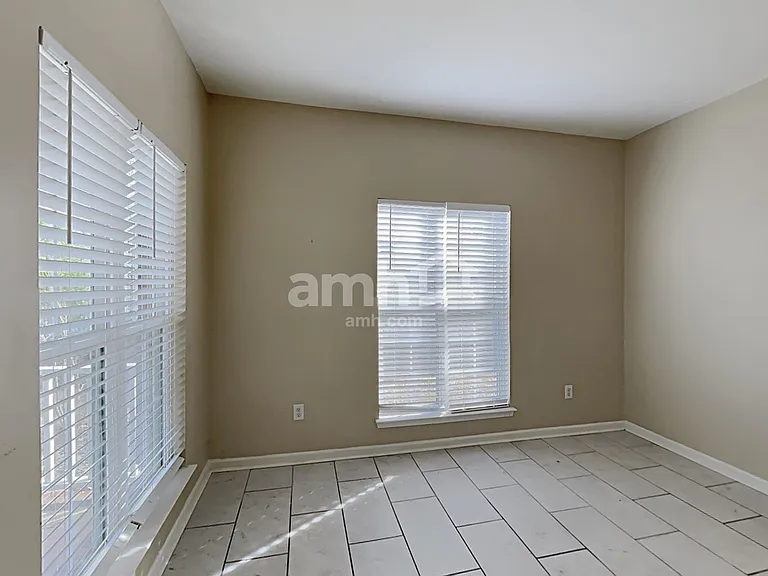 212 Leafmore Ct — Photo 8