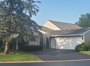 46 Briarwood S, Oak Brook, IL 60523