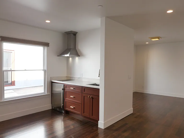 373 E Main St — Photo 10