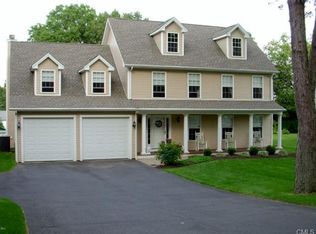 14 Fairview Ave, Trumbull, CT 06611