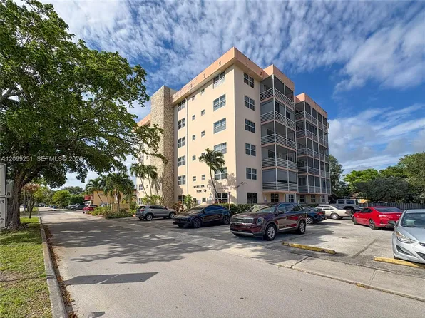 1830 Dixianna St APT 605, Hollywood, FL 33020