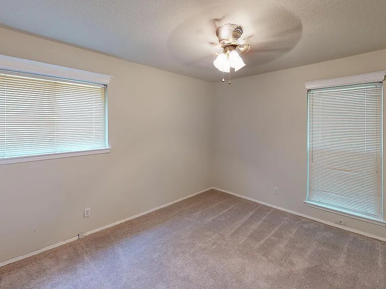 1705 Cushing Park Dr — Photo 7
