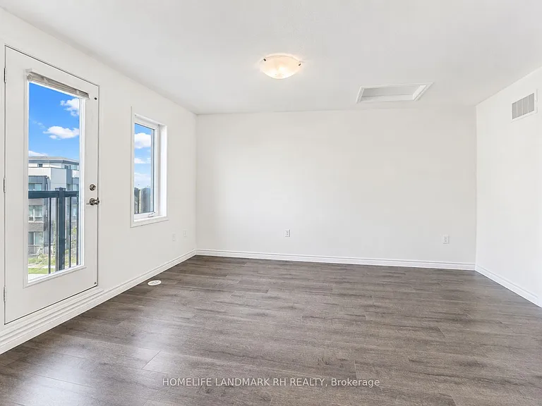 19 Edward Lennox St — Photo 14