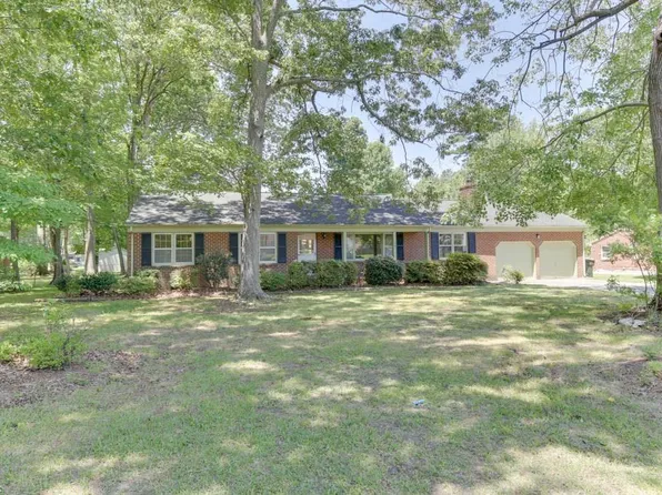 205 Jethro Ln, Yorktown, VA 23692