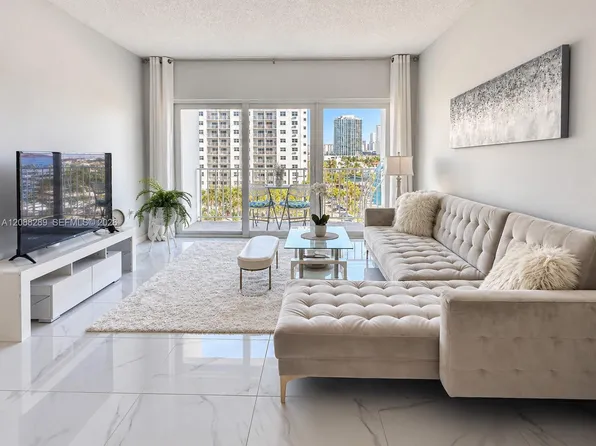 500 Bayview Dr APT 717, Sunny Isles Beach, FL 33160