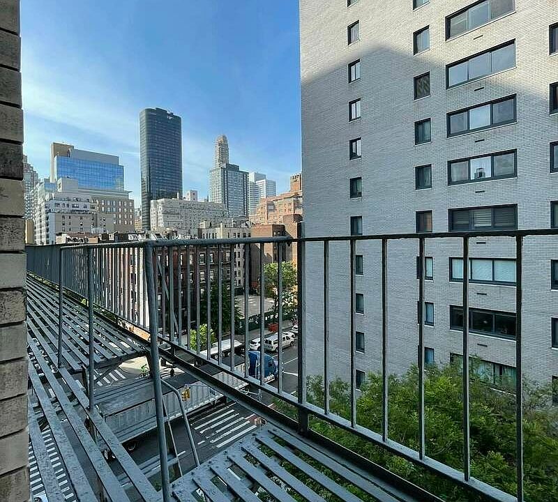 1st image of 402 E 65th St APT 6F