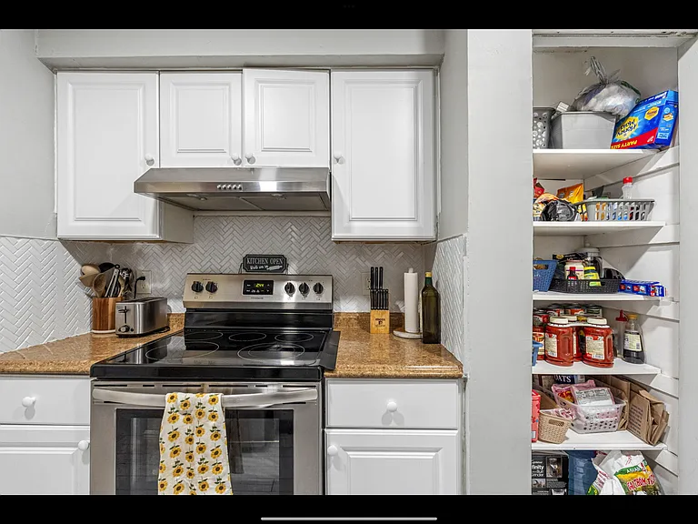 9007 Westchester Cir #B — Photo 11