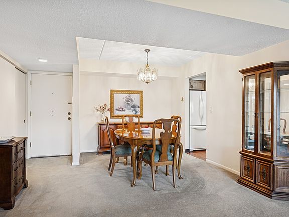 4th image of 650 Whitney Ct APT 410