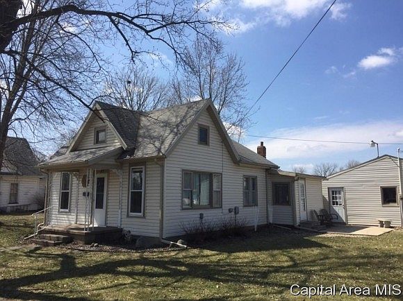 1st image of 1002 S 8th St