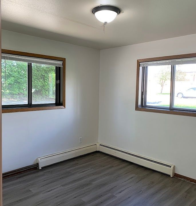 1st image of 915 7th Ave N #11268190