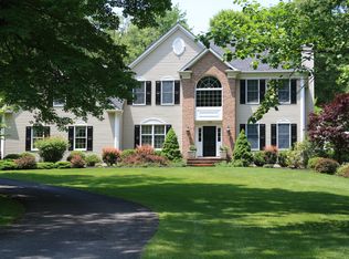 136 W Springtown Rd, Long Valley, NJ 07853