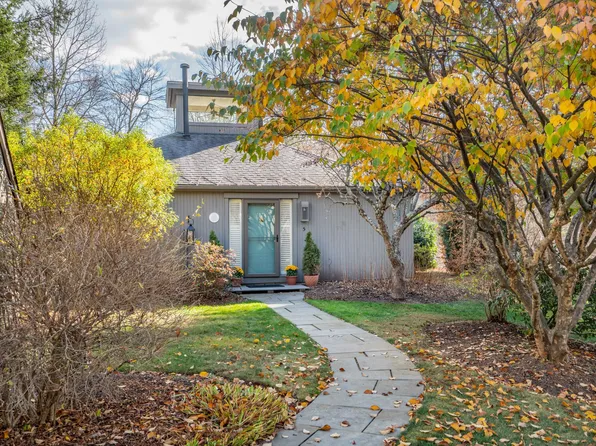 5 Highland Square #5, Avon, CT 06001