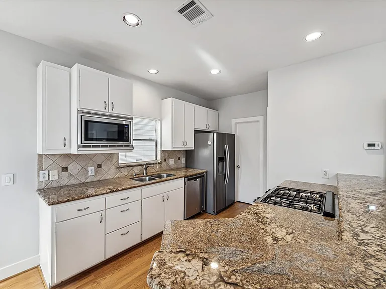 9710 Riddlewood Ln — Photo 12