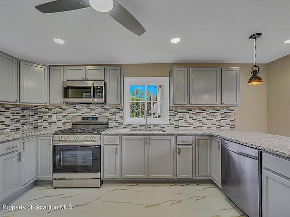 5th image of 1109 N Irving Ave