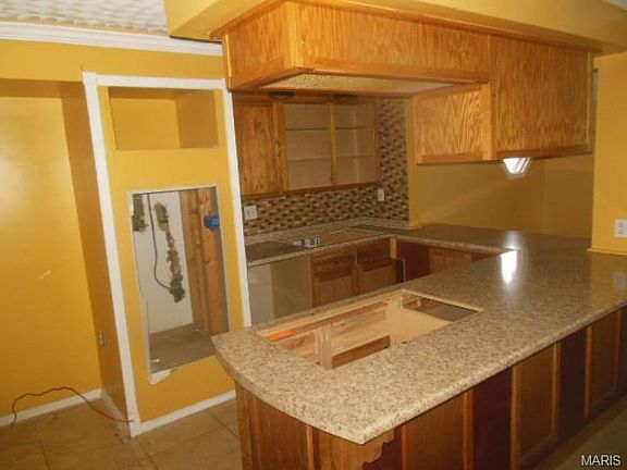 3rd image of 1360 Farmview Ave