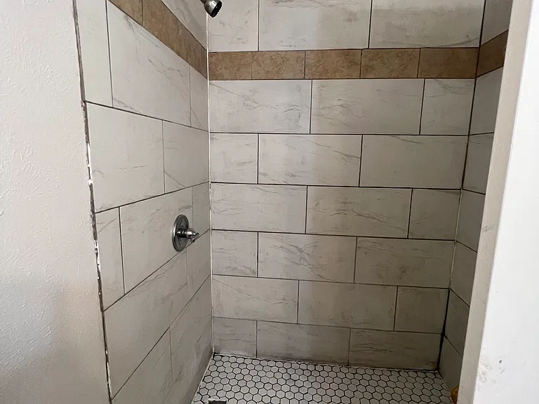 819 Sandalwood Ln — Photo 4