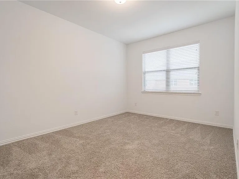 3708 Lantern Ln — Photo 20