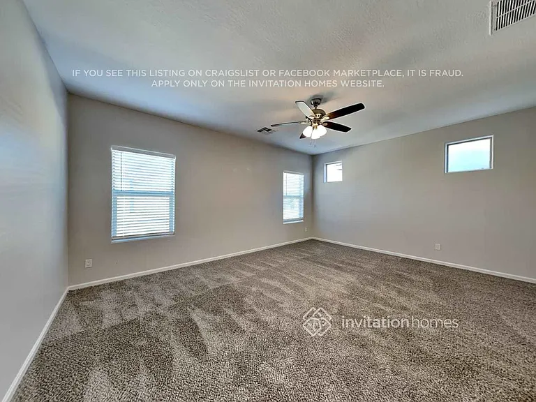 1840 W Pollack St — Photo 13