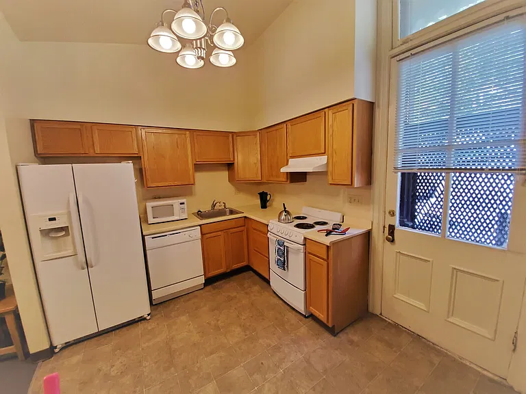 705 E Buffalo St — Photo 12