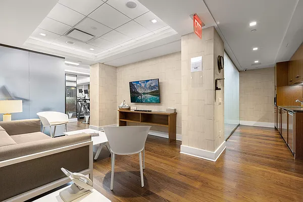 Rented by Sotheby's International Realty | media 18