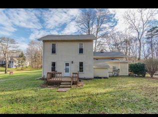 9796 McGregor Rd, Pinckney, MI 48169