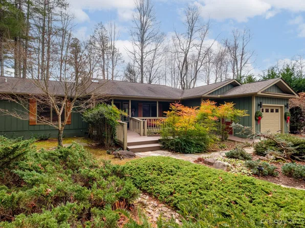 141 Middle Connestee Trl, Brevard, NC 28712