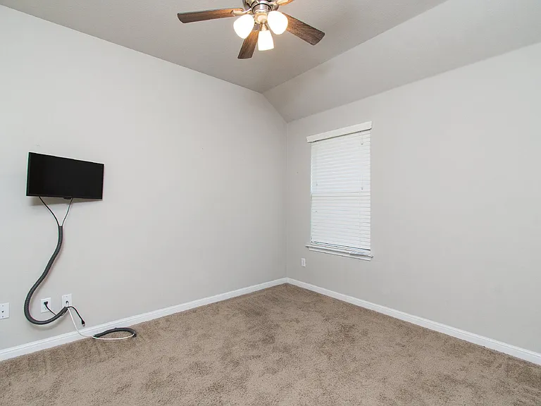 136 Mistflower Ln — Photo 13