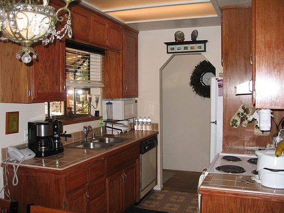 Very well loved cared for 2/2 home