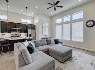 140 Knightsbridge Park Ln, Houston, TX 77018