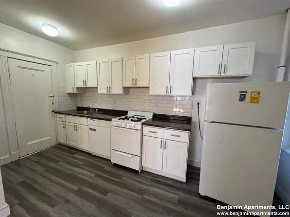 8 Vinal St #17, Brighton, MA 02135