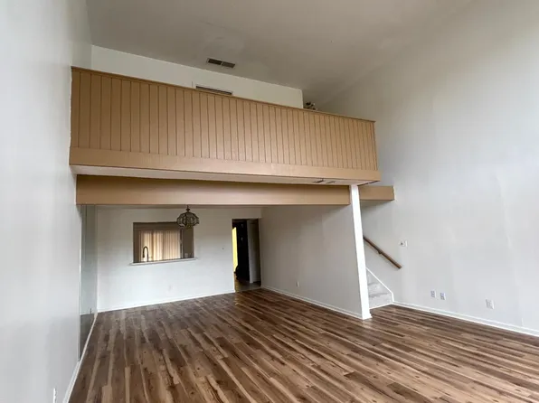 7833 La Sierra Ct, Jacksonville, FL 32256