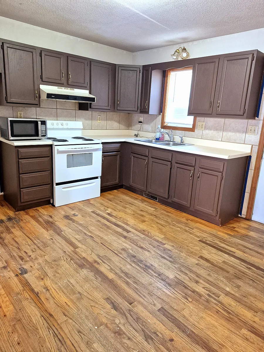 Kitchen - 208 S Pacific St #A