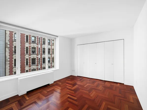 220 Riverside Boulevard image 8 of 11