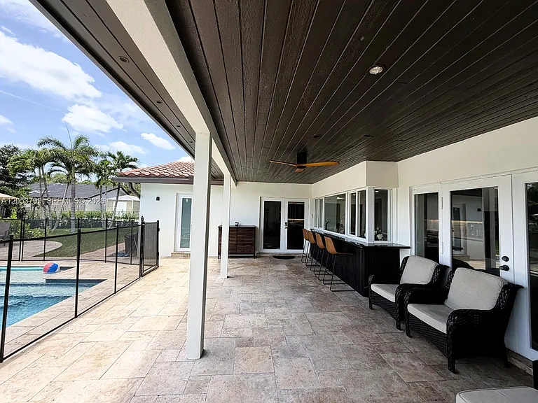 10950 SW 40th Ct — Photo 28