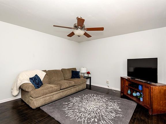 4th image of 456 Burncoate Dr