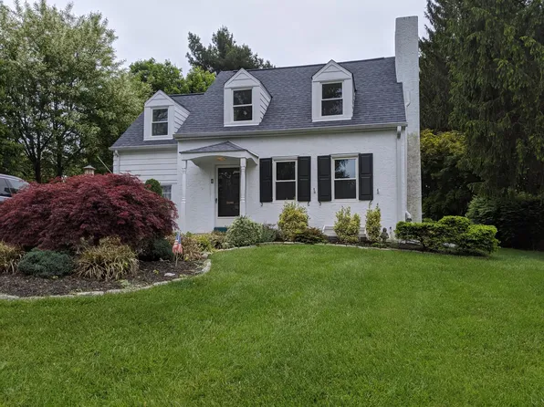 4 E Golf Club Ln, Paoli, PA 19301