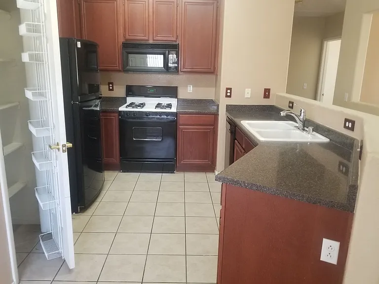 10245 S Maryland Pkwy #2186 — Photo 5
