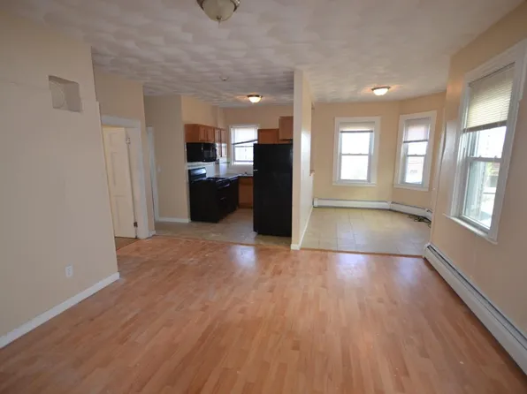 19 Spruce St #1R, Providence, RI 02903