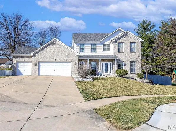 4217 Courtney Manor Dr, Saint Charles, MO 63304