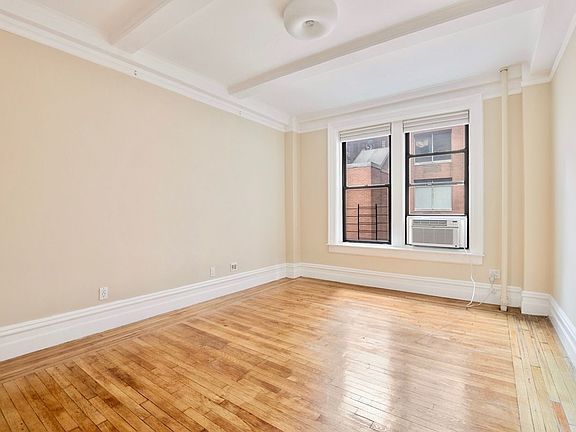 3rd image of 146 E 49th St APT 6C