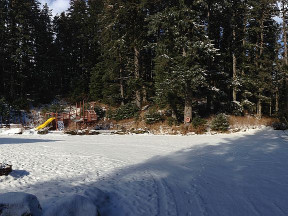 300* Panoramic of the yard
