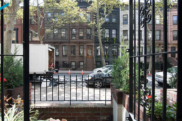 Rented by FirstService Realty (legacy) | media 21