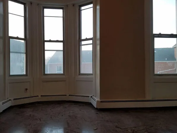 676 Ocean Ave, Jersey City, NJ 07305