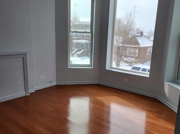 6729 S Saint Lawrence Ave #2, Chicago, IL 60637