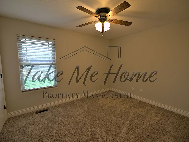4902 E Farm Road 136 — Photo 9
