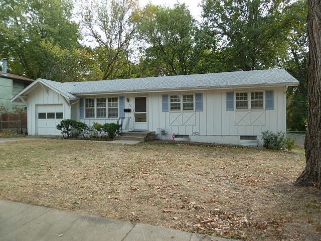 2nd image of 4211 NE 50th St
