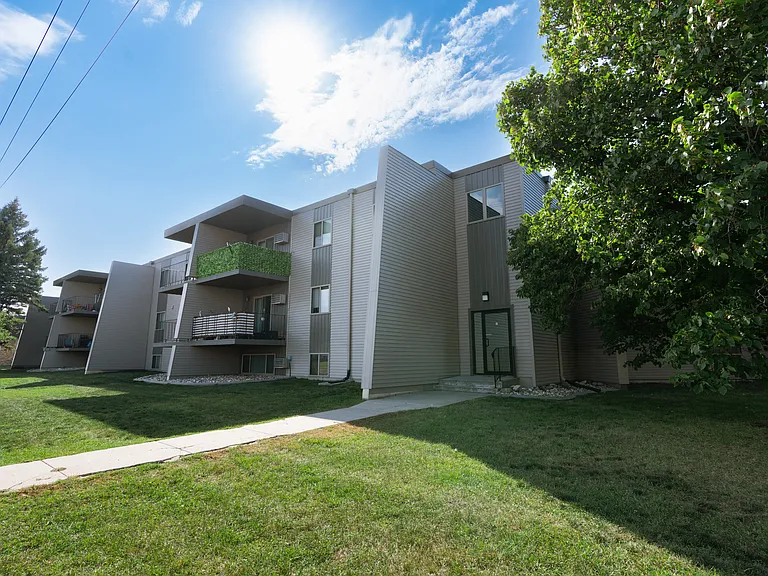 Alden Pines — Photo 10