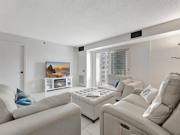 3215 S Ocean Blvd #703 — Photo 10