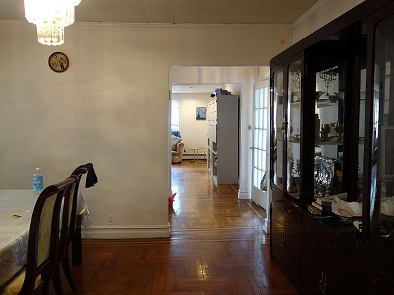 4th image of 2709 Avenue S