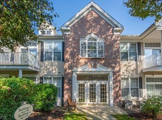 615 Four Seasons Dr, Wayne, NJ